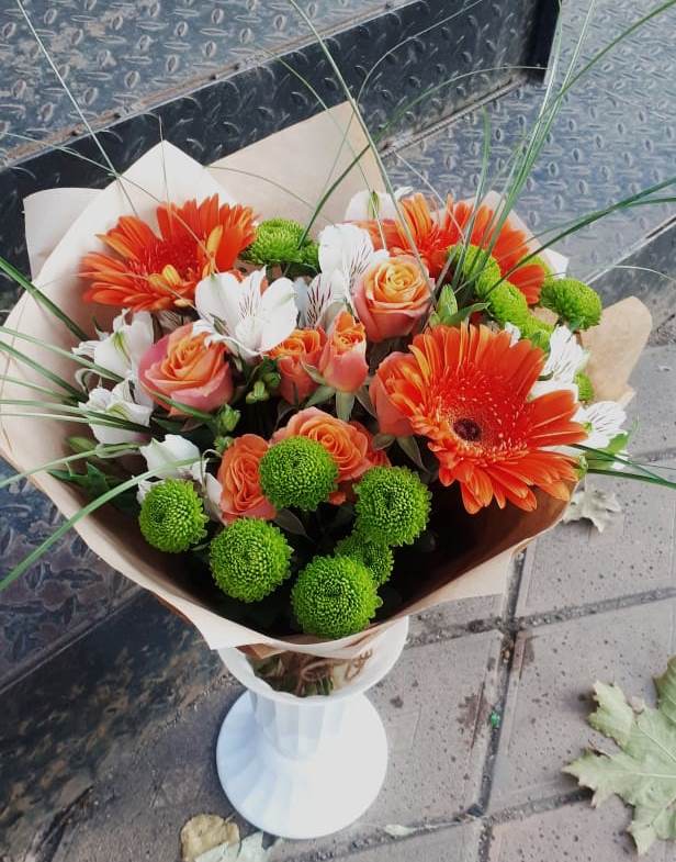 Букет цветов из: Герберы, Хризантемы, Альстромерии и Розы в Чулыме