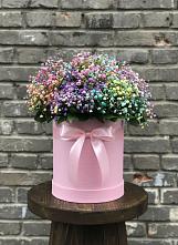 Цветочная композиция из Гипсофила и Розы в шляпной коробке в Чулыме