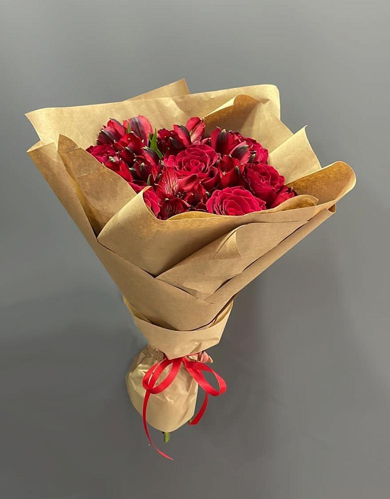 Букет цветов из: Альстромерии и Розы в Чулыме