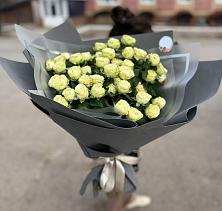 Букет Белые кустовые розы Солинеро в Чулыме