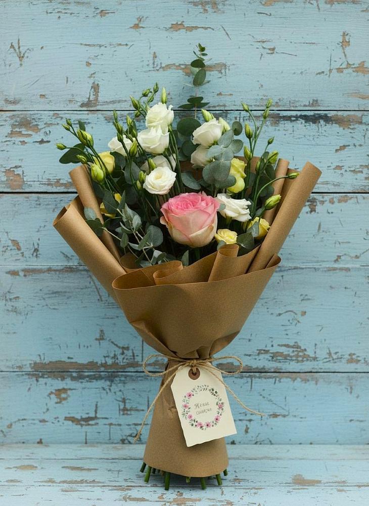 Букет цветов из: Розы и Лизиантусы в Чулыме