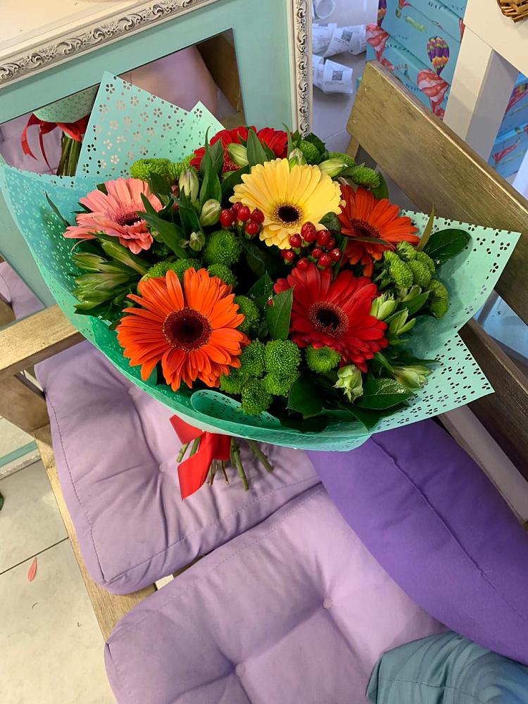 Букет цветов из: Герберы, Хризантемы и Альстромерии в Чулыме