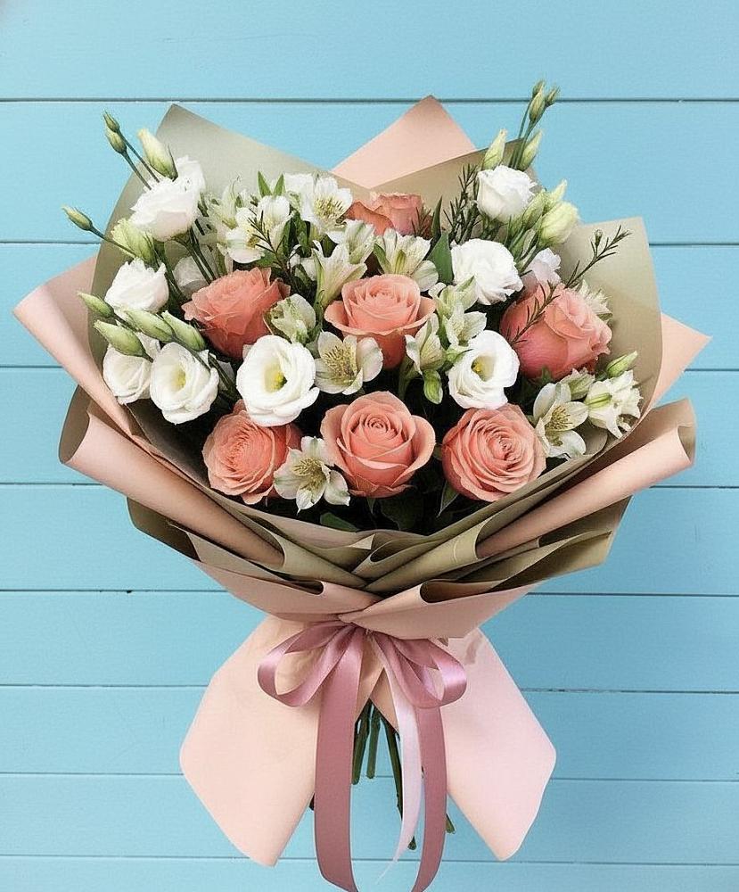 Букет цветов из: Розы, Альстромерии и Лизиантусы в Чулыме