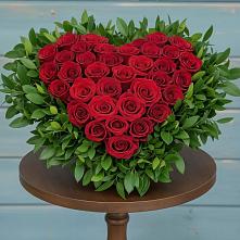 Цветочная композиция из Розы в виде сердца в Чулыме