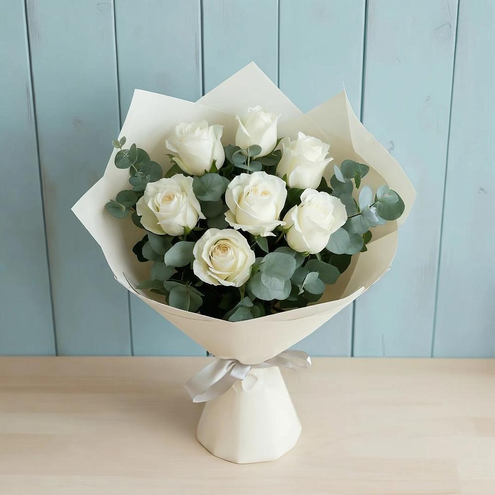 Букет Белые розы в Эвкалипте в Чулыме