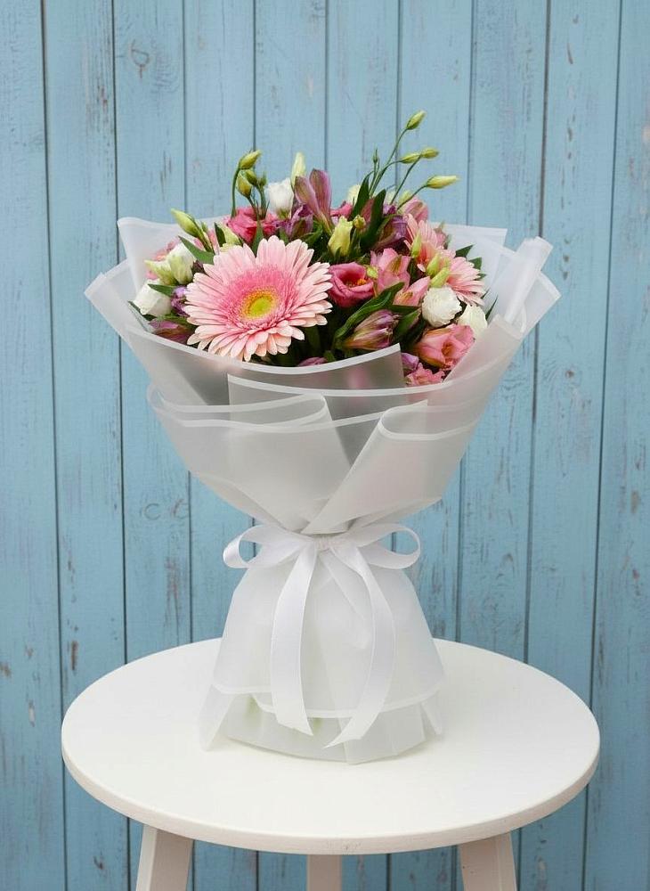 Букет цветов из: Герберы, Альстромерии и Лизиантусы в Чулыме