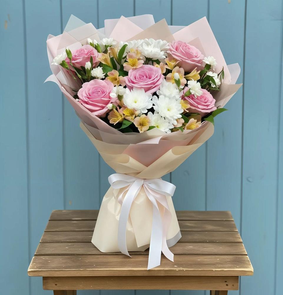 Букет цветов из: Гвоздики, Орхидеи и Розы в Чулыме