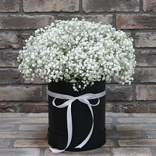Цветочная композиция из Гипсофила в шляпной коробке в Чулыме