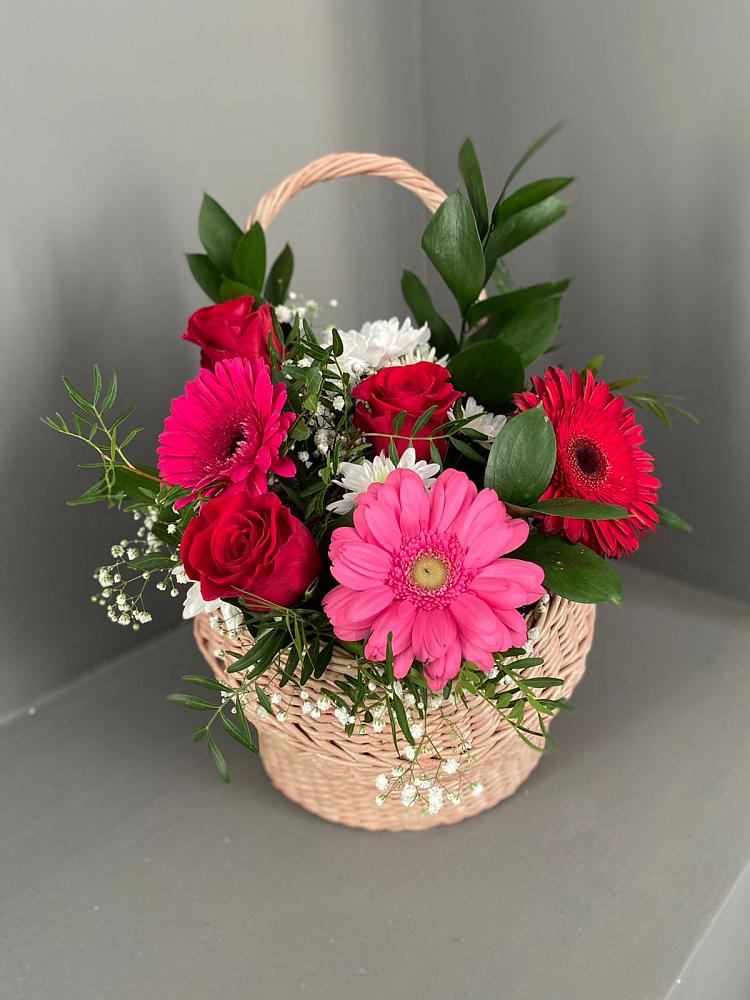 Цветочная композиция из Розы, Хризантемы и Герберы в корзине в Чулыме