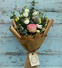 Букет цветов из:  Розы и Лизиантусы в Чулыме