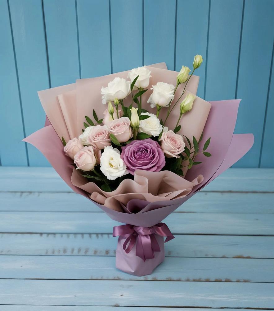 Букет цветов из: Розы и Лизиантусы в Чулыме